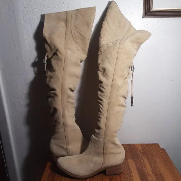 Matisse Sued Bolo Boots - Beige - Picture 4 of 10